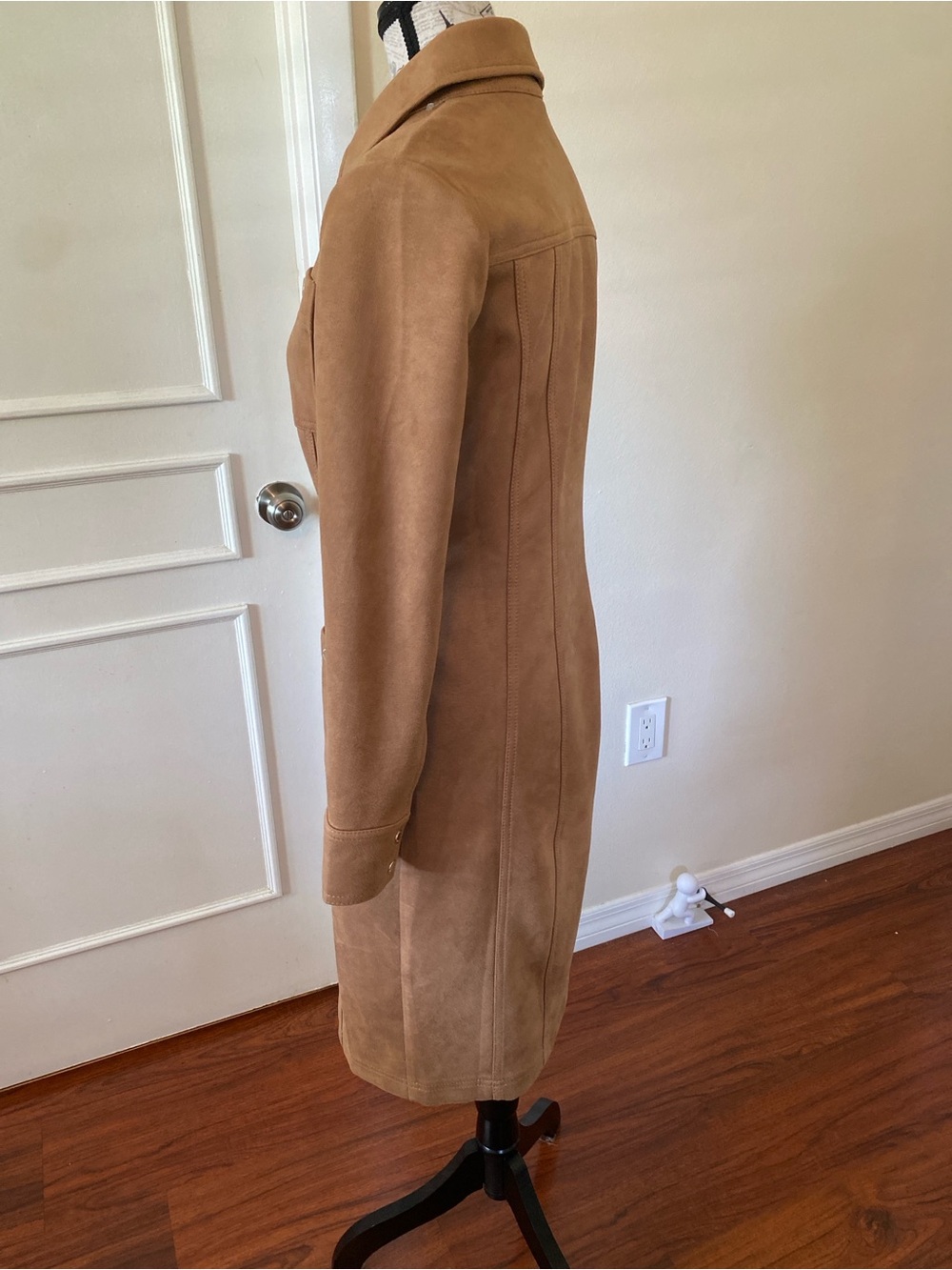 White House Black Market Camel Suede Midi Dress Size 2 - Picture 11 of 13